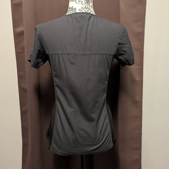 🖤 2 MOBB Colorblock Scrub Tops - Picture 4 of 9